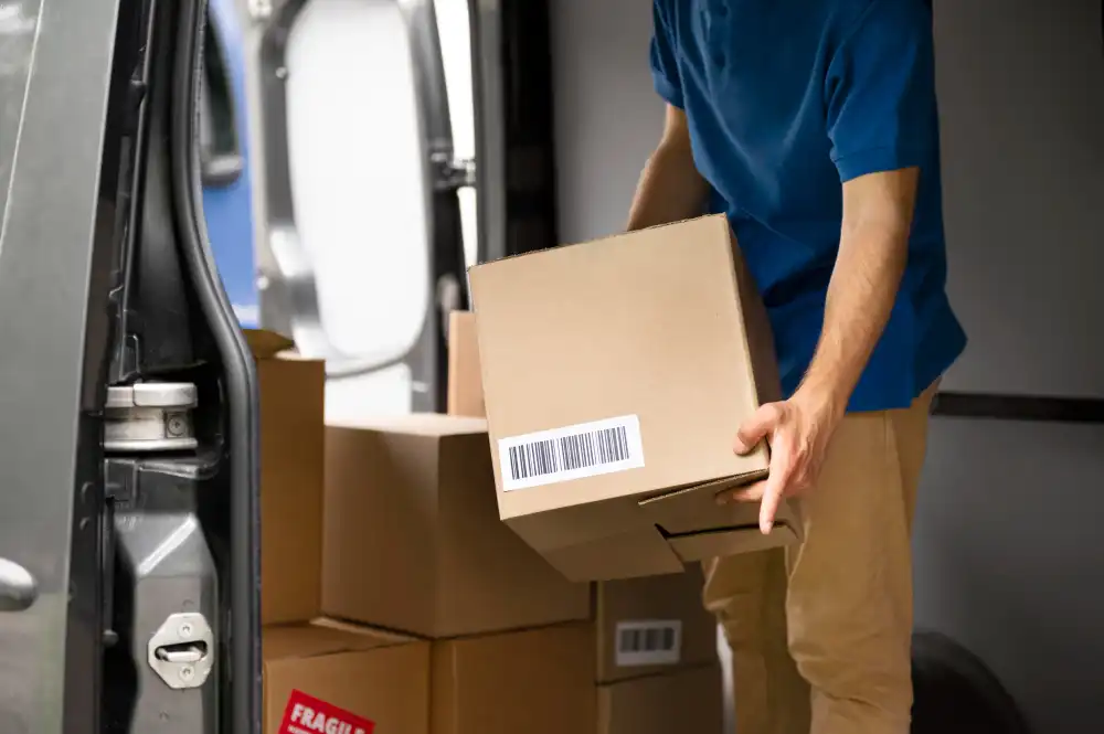 Adaptamos rutas y servicios según el tipo de carga y necesidades del cliente.